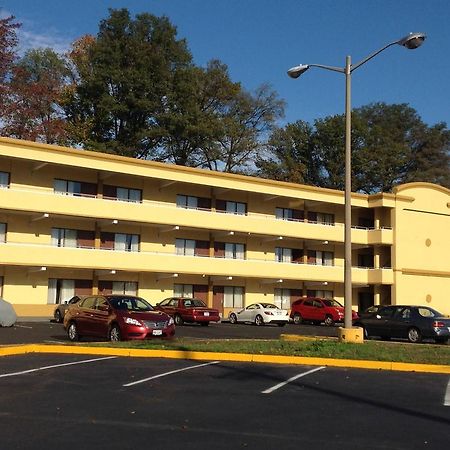Diamond Inn & Suites Richmond Exterior photo