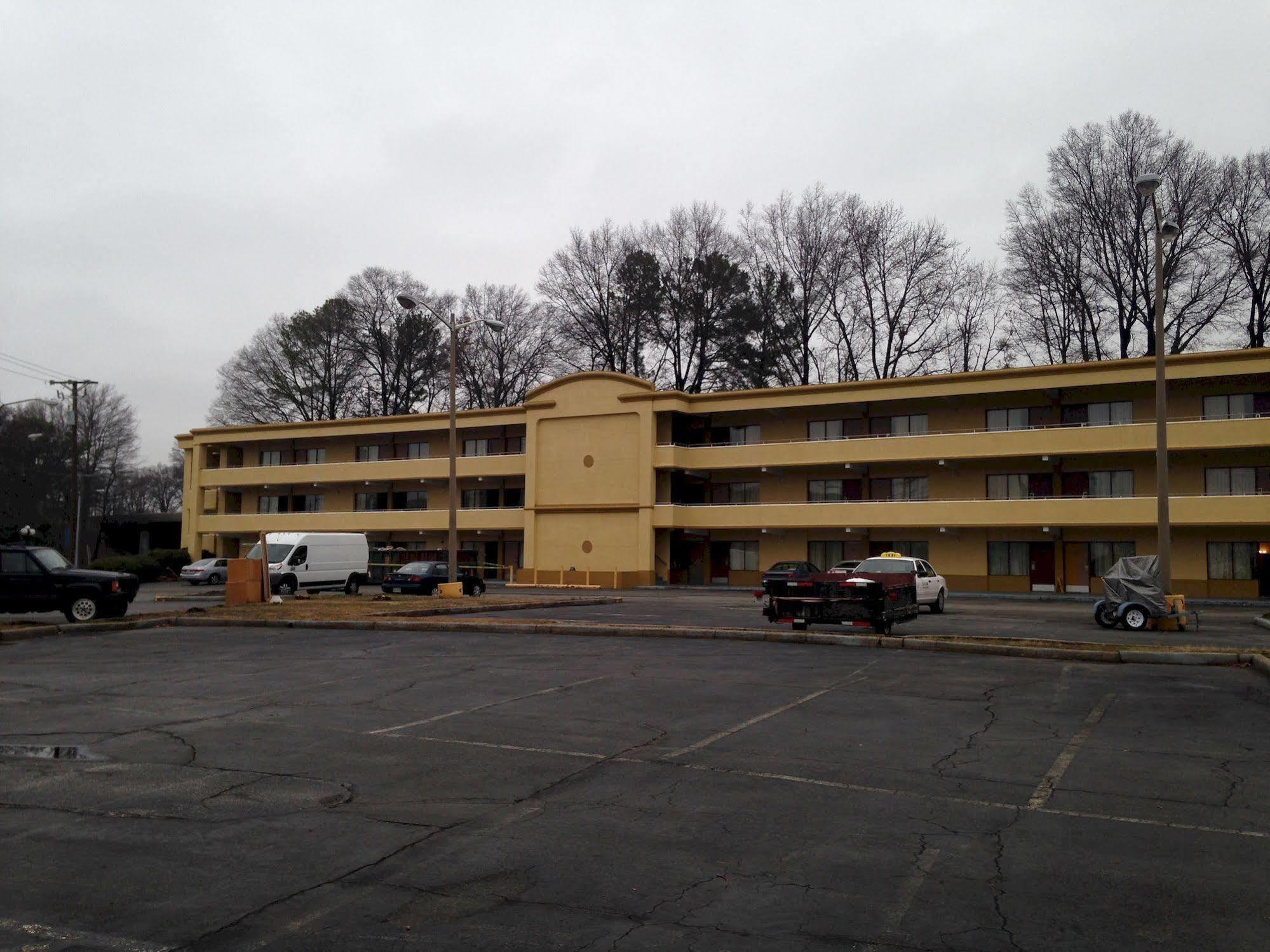 Diamond Inn & Suites Richmond Exterior photo